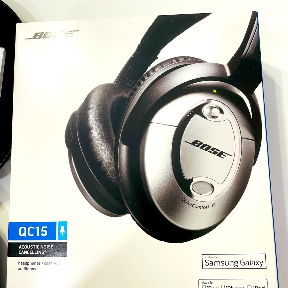 BOSE NOISE CANCELLATION HEADPHONES